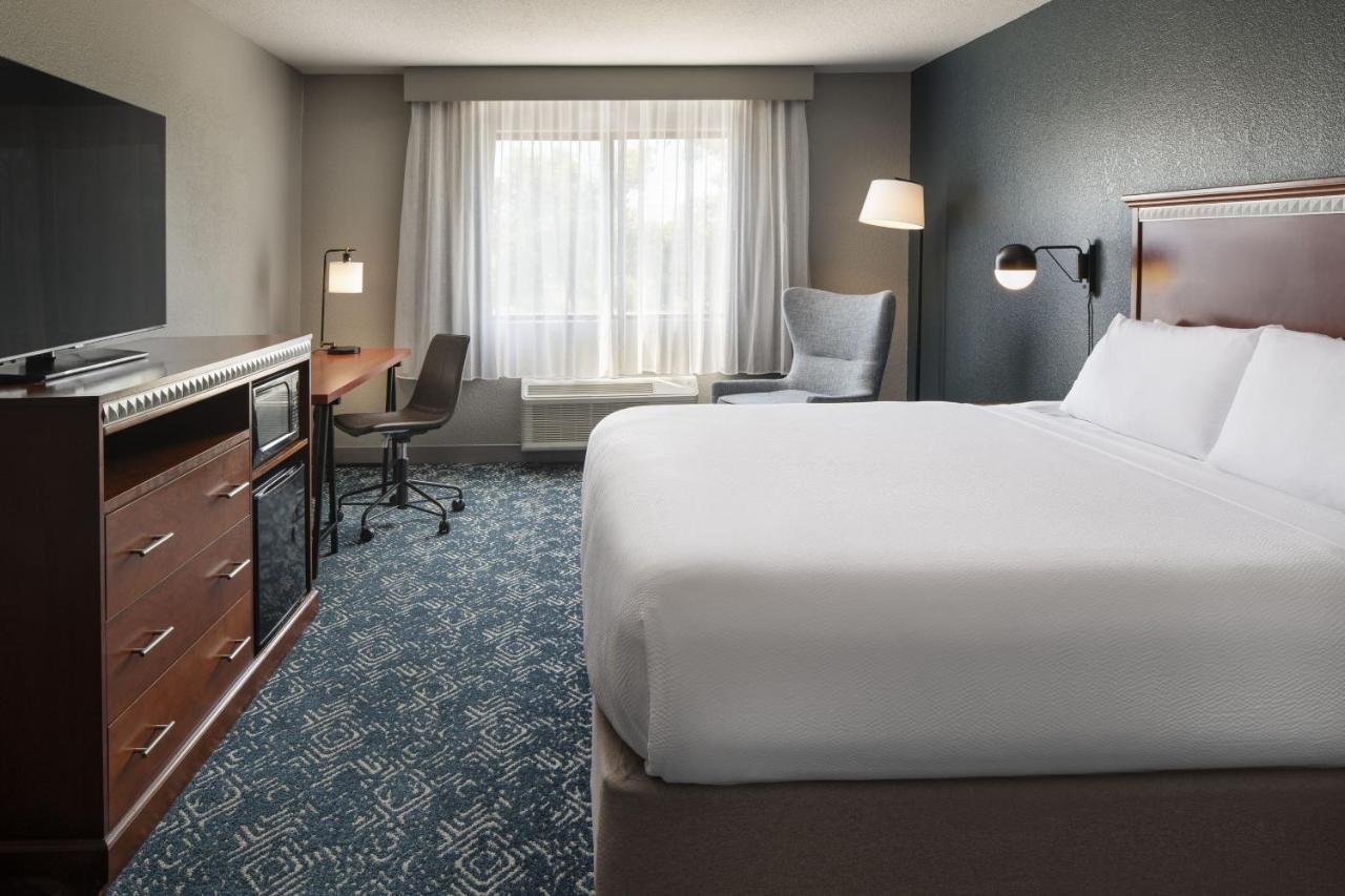 Guest Room, 1 King,1404876959:JPEG