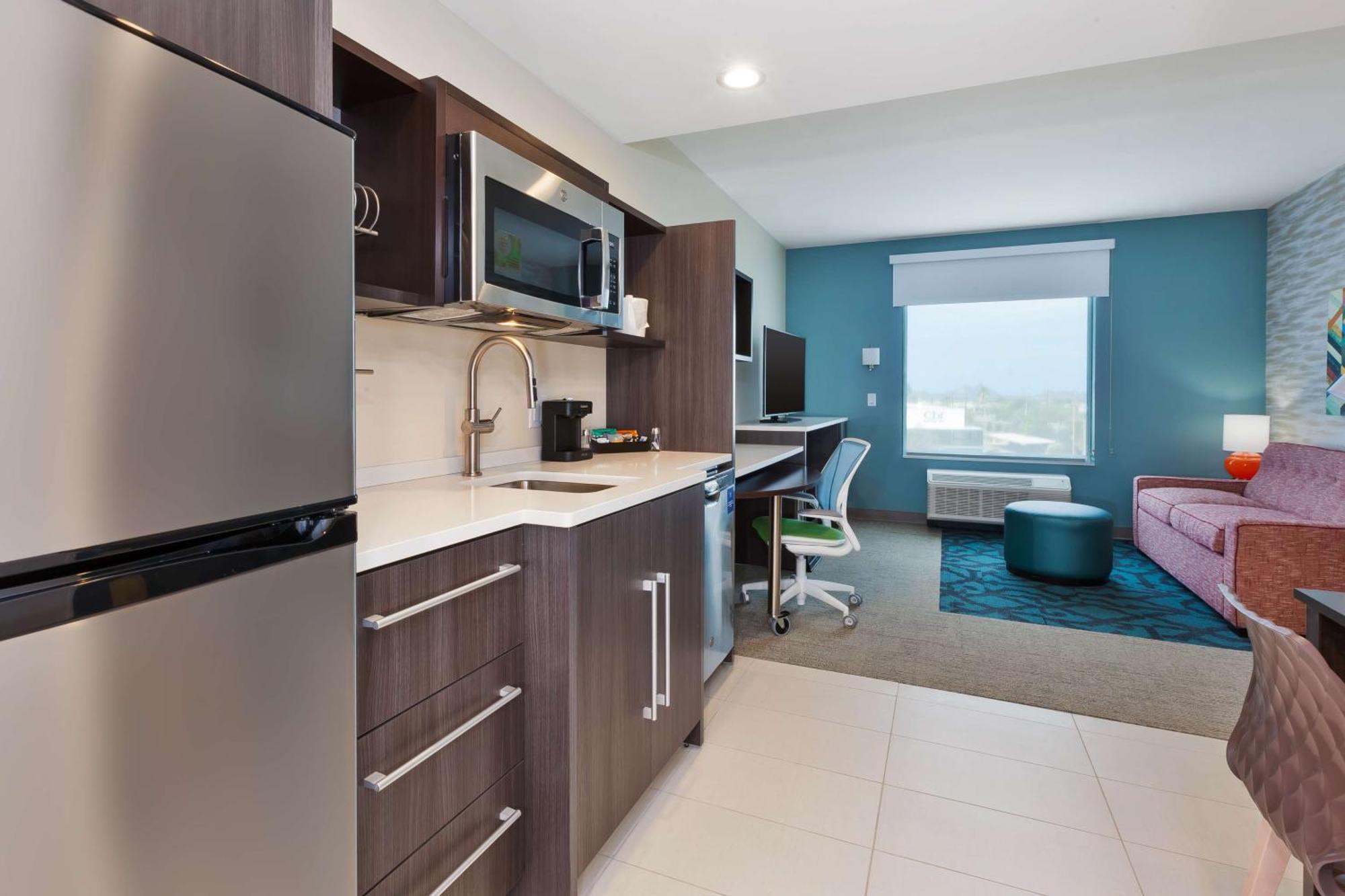 One-Bedroom King Suite - Non-Smoking