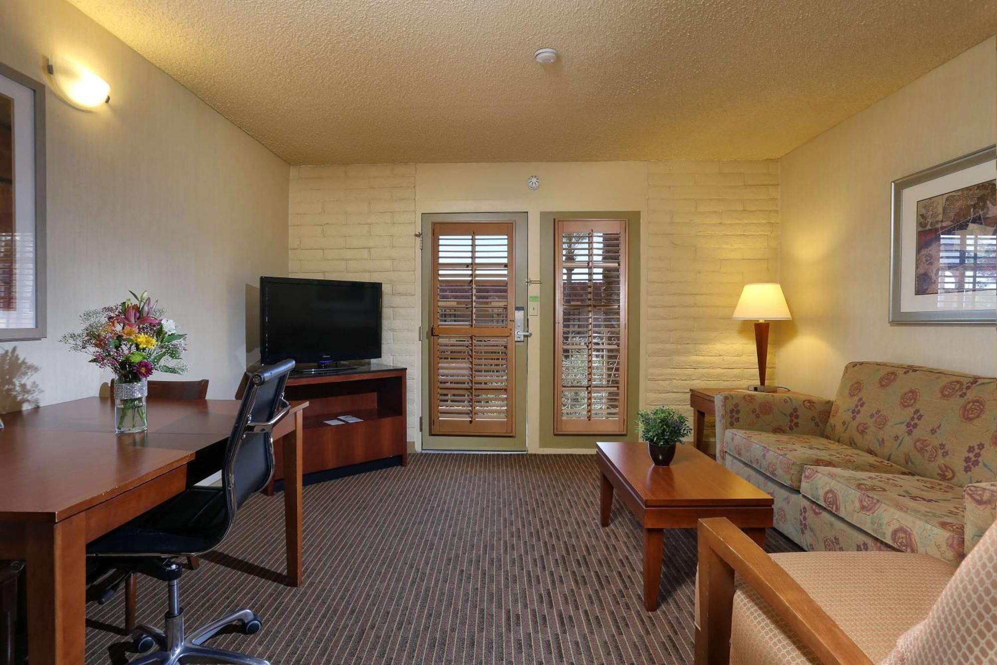 One-Bedroom King Suite with Sofa Bed - Non-Smoking