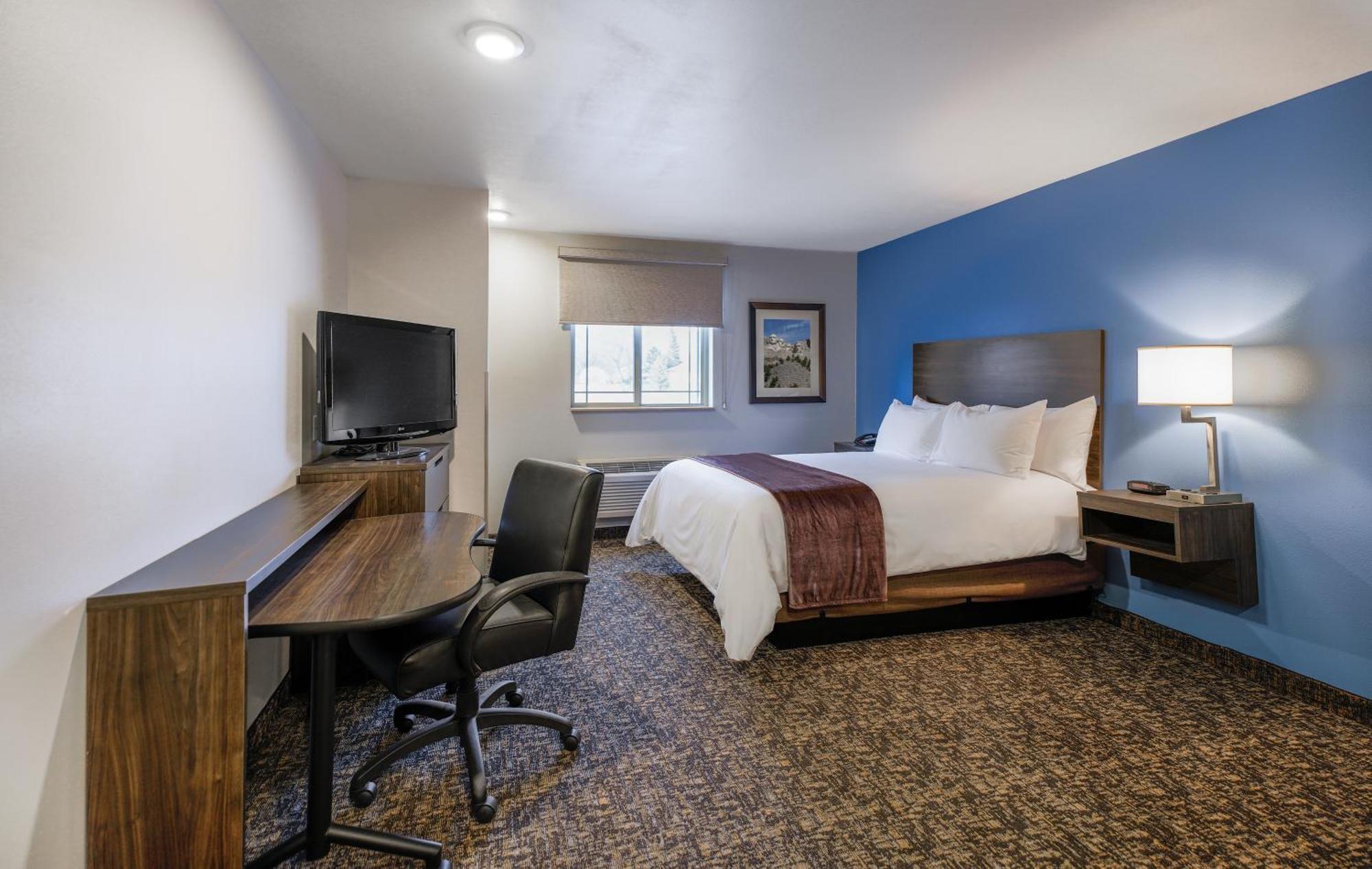 Queen Room - Hearing & Mobility Accessible