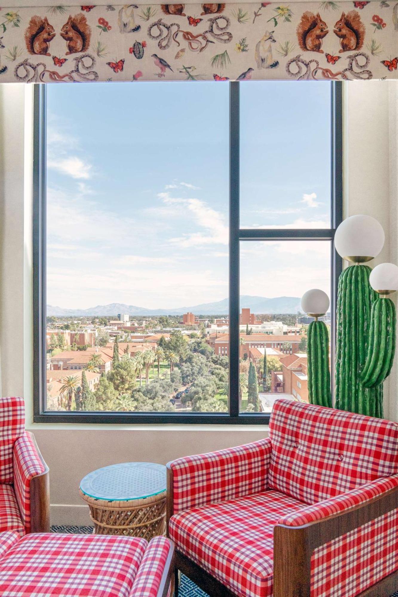 Graduate King Room