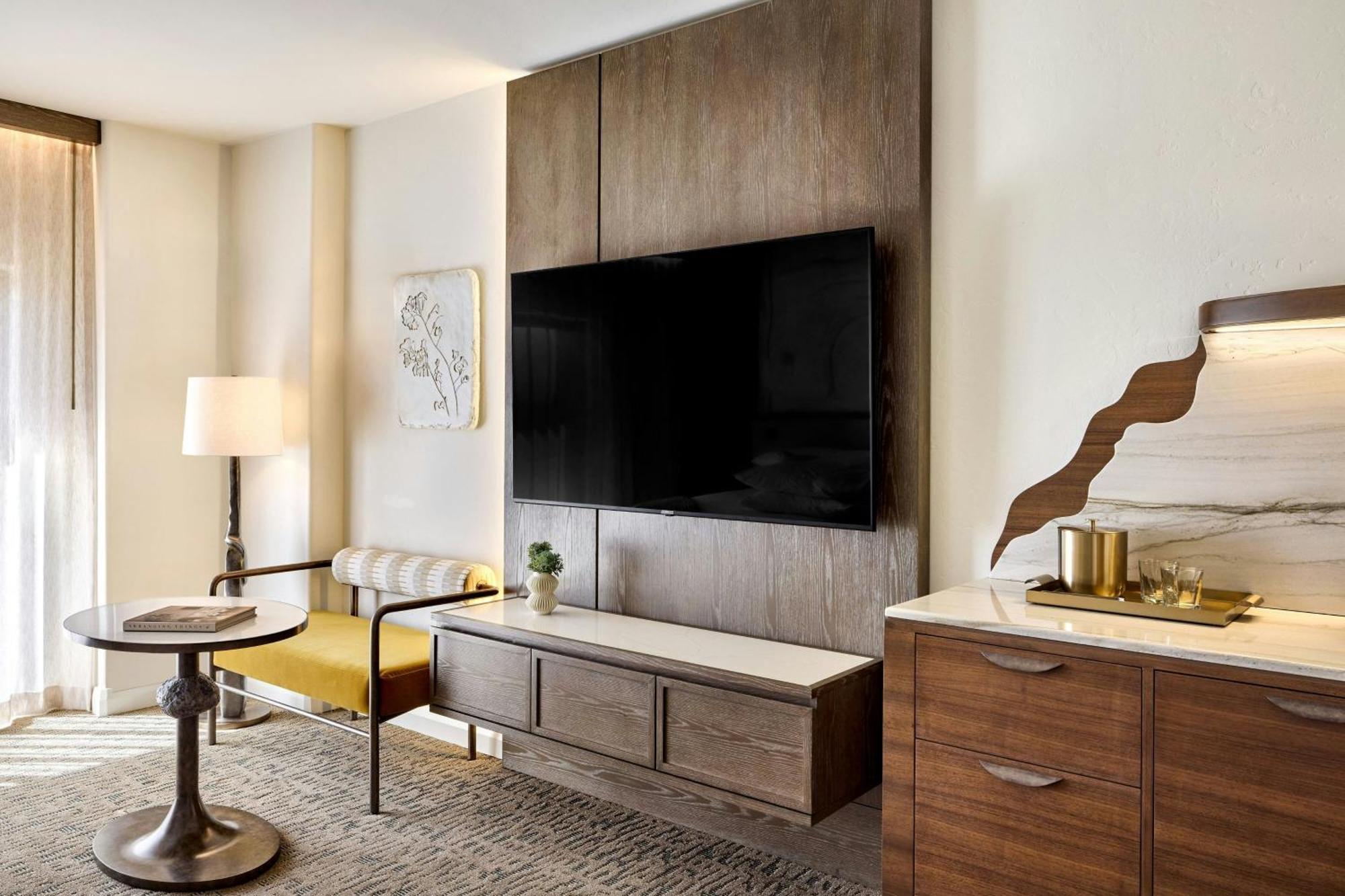 Premium Pool & City View Guest room 2 Queen