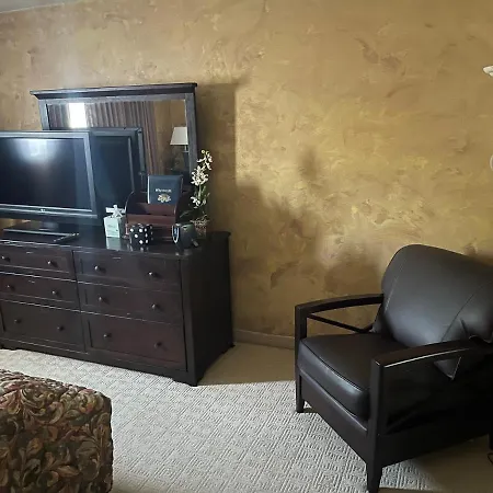 Ramada By Wyndham Viscount Suites Tucson East-2